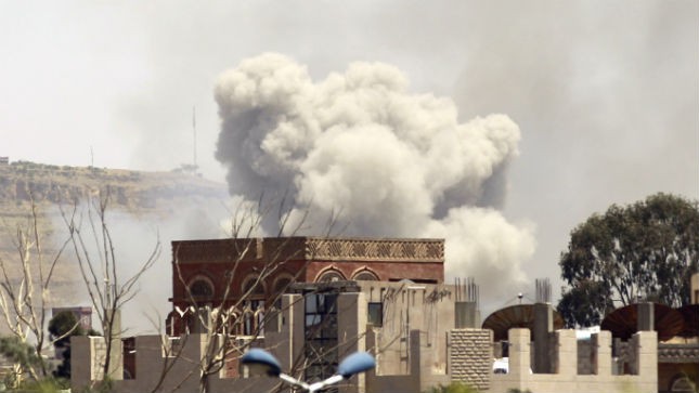 yemenairstrike_041715getty
